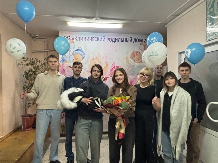 17-летняя мама из Волгограда: как травмы детства и публичное осуждение не сломили ее мечты