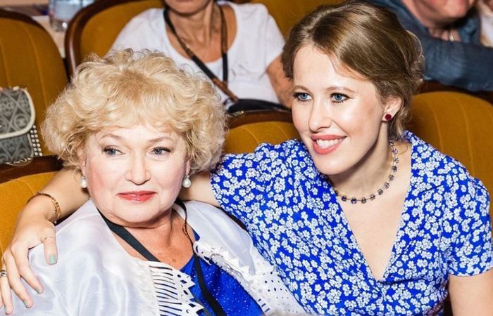 «Похоронила себя как женщину»: драматическая судьба Людмилы Нарусовой, матери Ксении Собчак