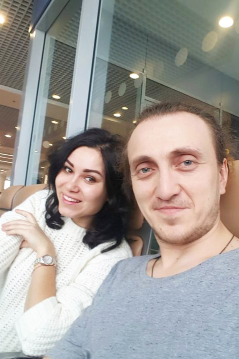 От юриста до короля эпатажа: как Денис Дорохов променял «Газпром» на поцелуи и тату на попе