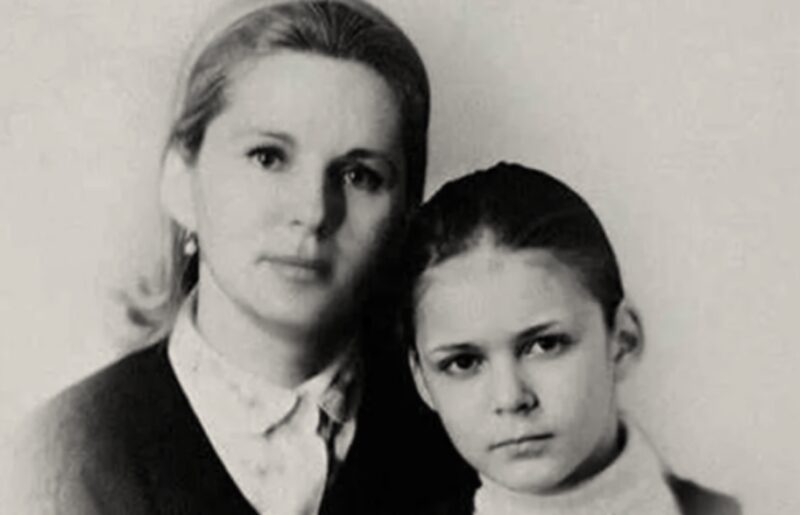 Алёна Яковлева с мамой