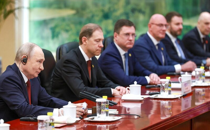 Загадочный визит в Пекин: О чем молчали лидеры за чашкой чая и как меняли мир