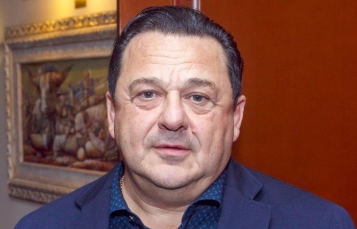 «Хочу найти жену в глубинке»: почему Игорь Саруханов после семи разводов снова готов к алтарю