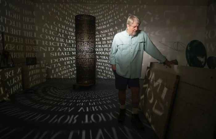 Джим Санборн, чьи работы часто сочетали искусство с научными концепциями.