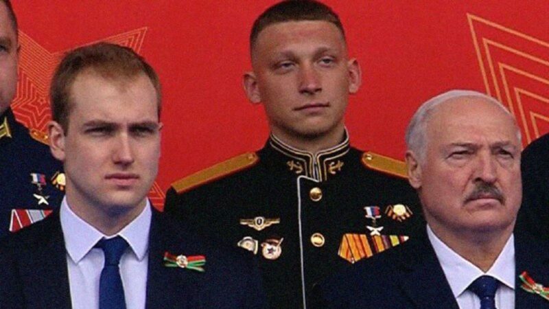 «Папина лысина и белорусского принца застала»: 22-летний сын Лукашенко шокировал поклонниц внезапным облысением