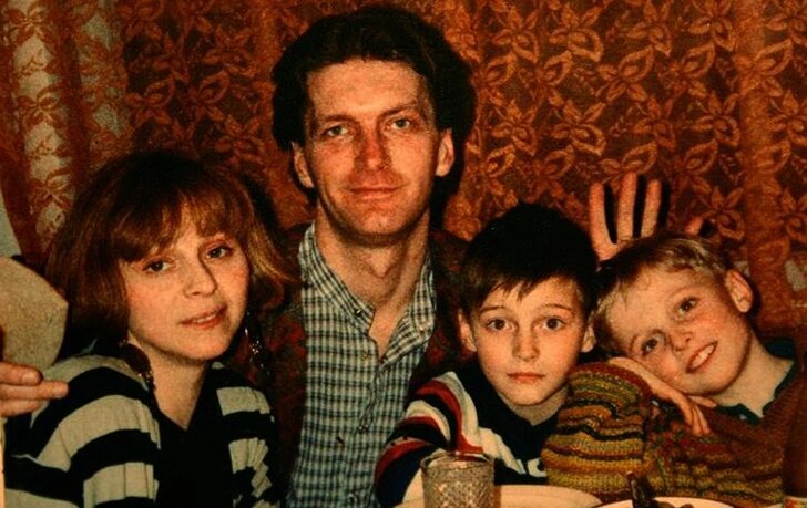 Иван Колесников: брак в 18 лет, едва не ставший разводом, и три дочери, ради которых он стал другим