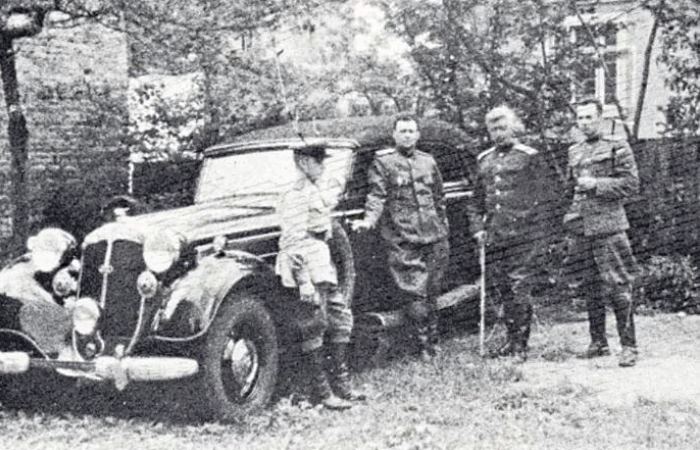 Первый Украинский фронт. Олег Пеньковский крайний слева