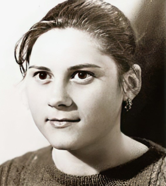 49 лет спустя: актриса Анна Невская впервые стала мамой и назвала сына Даниилом