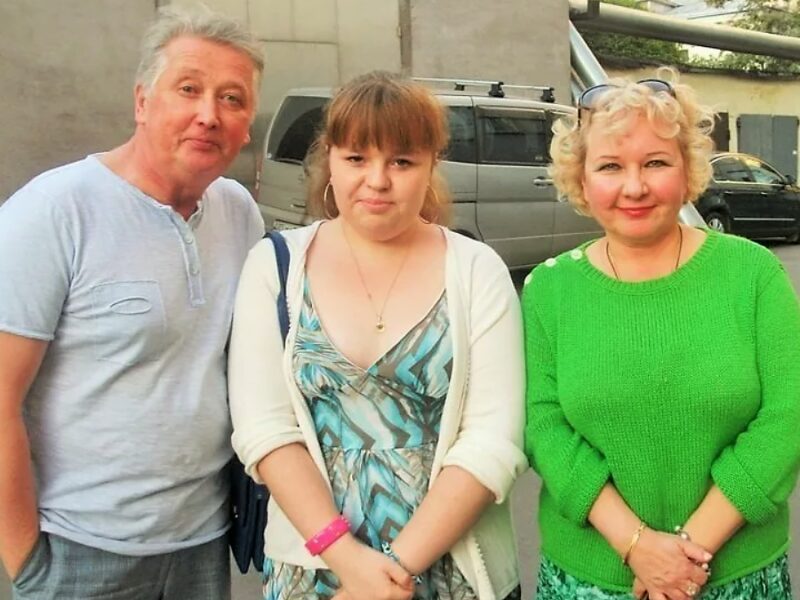 Семейное счастье: Валентина Коркина и Виктор Остроухов с дочерью Марией.