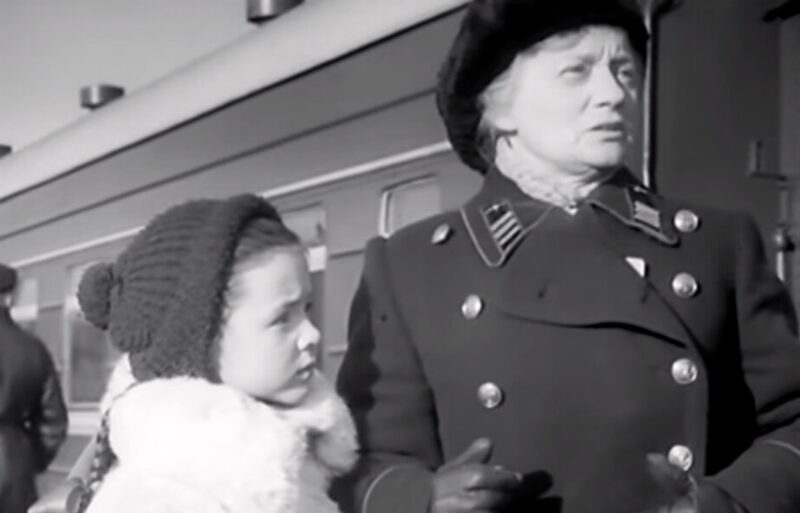 В дебютном фильме «Алёша Птицын вырабатывает характер», 1953 год