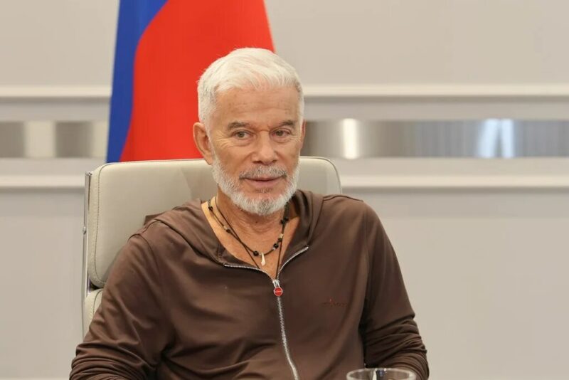 Их помнят миллионы: как выглядели в молодости звёзды 80-х и 90-х