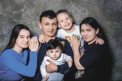 Дочь Вали Исаевой, родившей в 11 лет, выросла: 21-летняя Амина строит свою жизнь вдали от матери