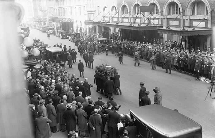 Прощание с великим иллюзионистом в ноябре 1926 года