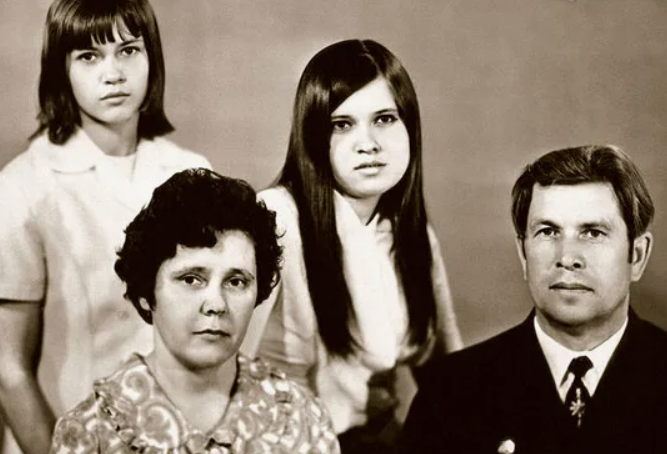 Вера Сотникова: родила сына в 19 лет от дворника, отказала миллионеру и нашла главную любовь