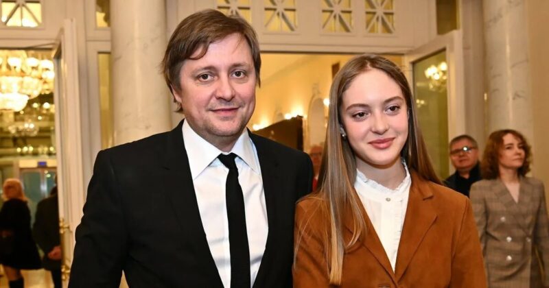 «Отец порол, а сейчас мы просто знакомые»: путь Артёма Михалкова к независимости, двум бракам и статусу дедушки в 50 лет
