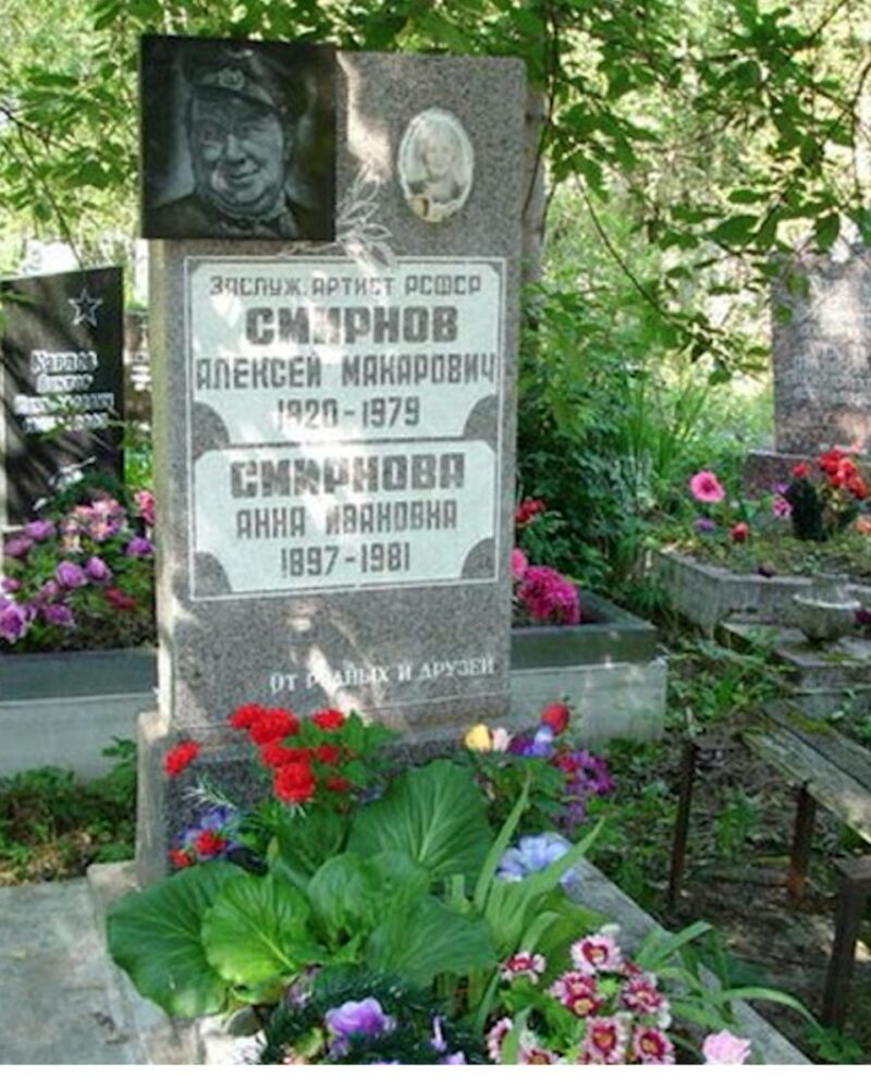 Не только роли: где похоронены 11 советских актёров и какими они были за кадром