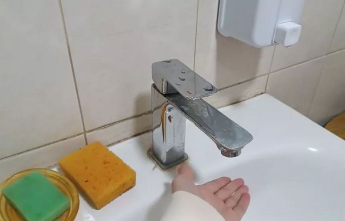 Из-за долгов в квартире отключили воду.