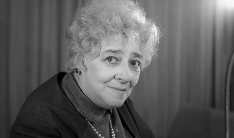 Не только Раневская: 8 легенд советского кино, чьи настоящие фамилии мало кто знает