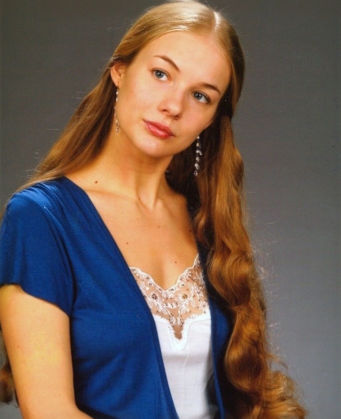 Елена Аросьева (Кутырёва) в юности