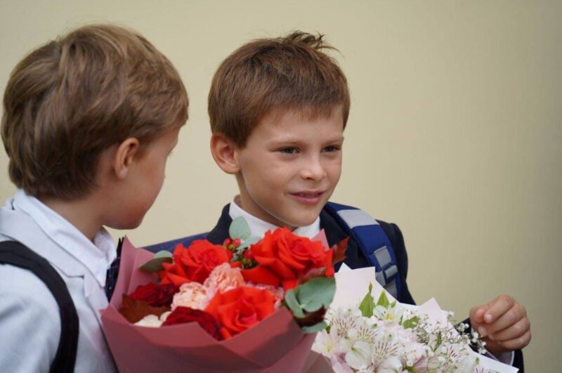 Редкие кадры и строгие правила: как живет 12-летний сын Ольги Скабеевой и Евгения Попова