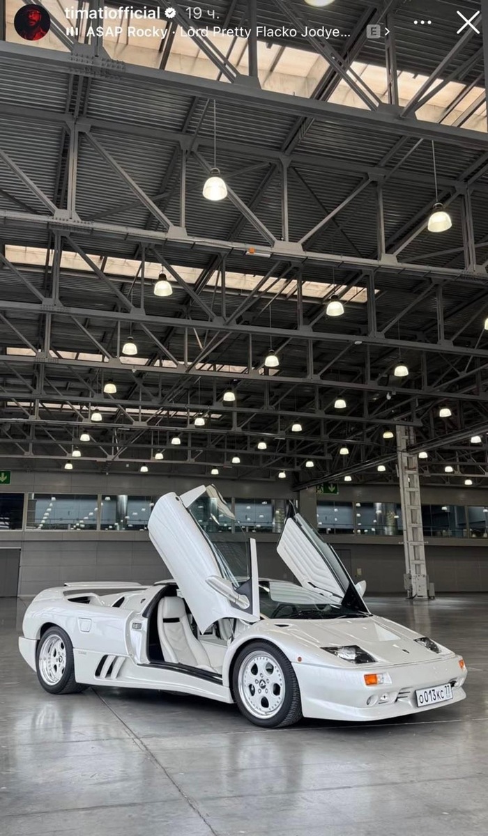 Культовый спорткар за 36 миллионов: Тимати пополнил коллекцию редким Lamborghini Diablo