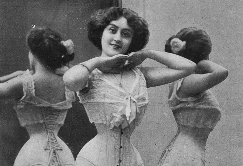 Свинец на лице, мышьяк в платьях и яд в глазах: на какие смертельные жертвы шли женщины прошлого ради красоты