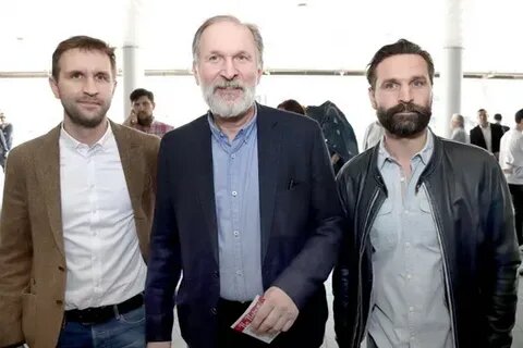 Виктор и Иван Добронравовы с отцом