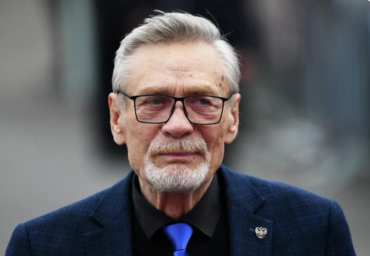 Судьбы актеров фильма «Мужики!»: кто уехал на Восток, кто ушел в бизнес, а кто до сих пор снимается в кино