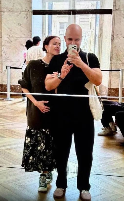 40-летняя Мирослава Карпович раскрыла тайну личной жизни: муж-бизнесмен и ожидание первенца