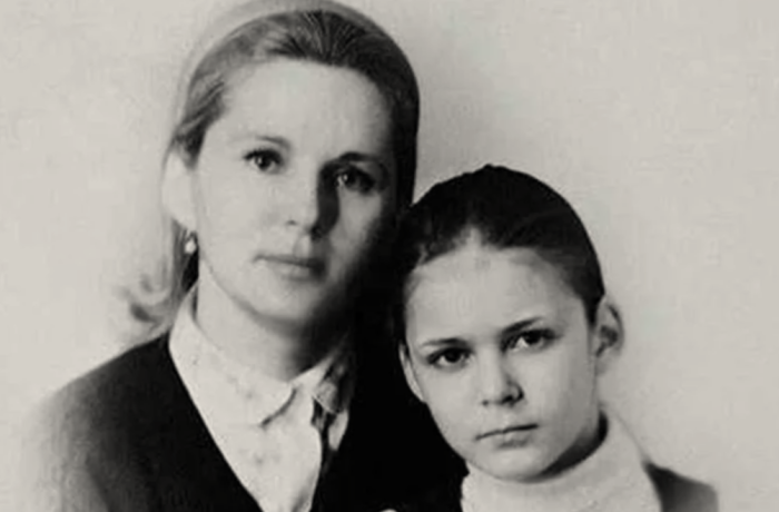 Актриса со своей матерью Кирой Мачульской