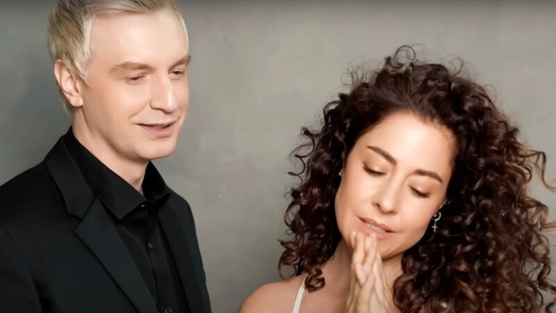 Кадр из совместного клипа артистов на песню «Vivo per lei»