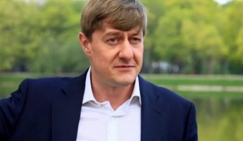 Судьбы актеров фильма «Мужики!»: кто уехал на Восток, кто ушел в бизнес, а кто до сих пор снимается в кино