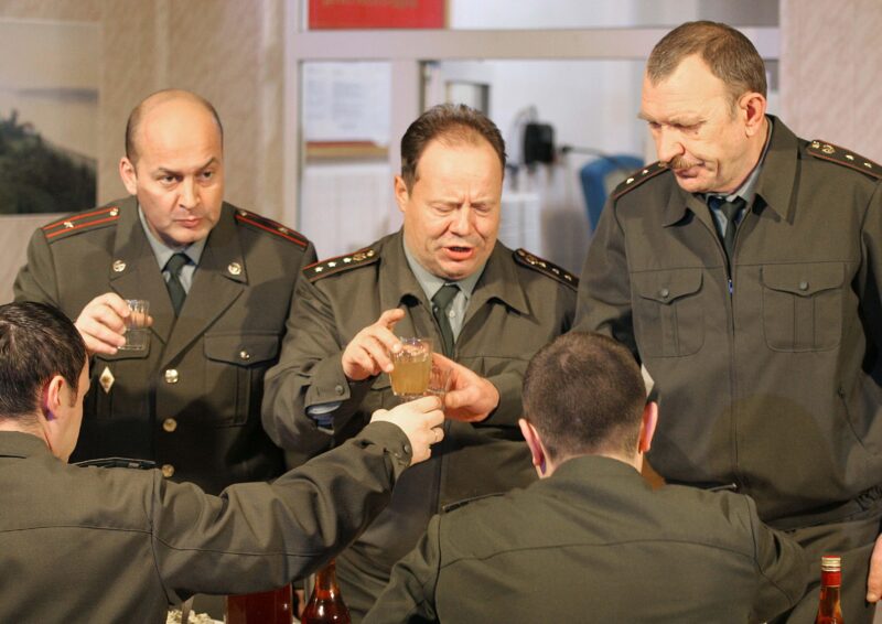 Роль замполита Александра Староконя подарила артисту всенародную любовь