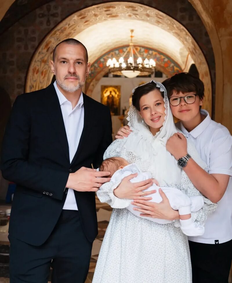 40-летняя Катерина Шпица крестила младшего сына и показала редкие семейные кадры