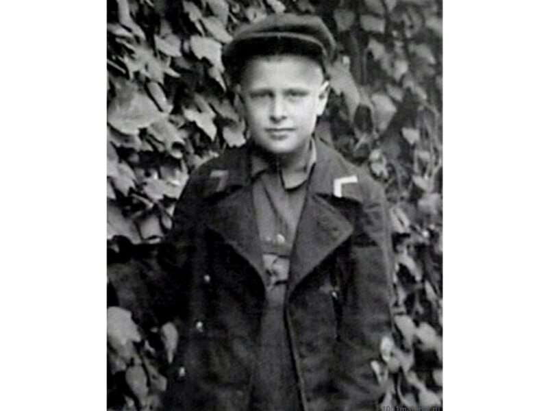 Редкие кадры: какими были в детстве и молодости звезды «Служебного романа»