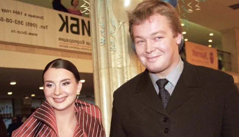 Молодые супруги Александр и Екатерина Стриженовы