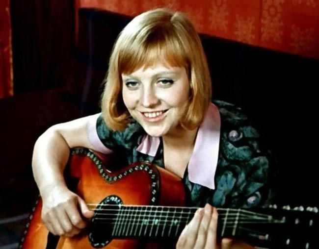 Светлана Крючкова в роли Нелли Ледневой