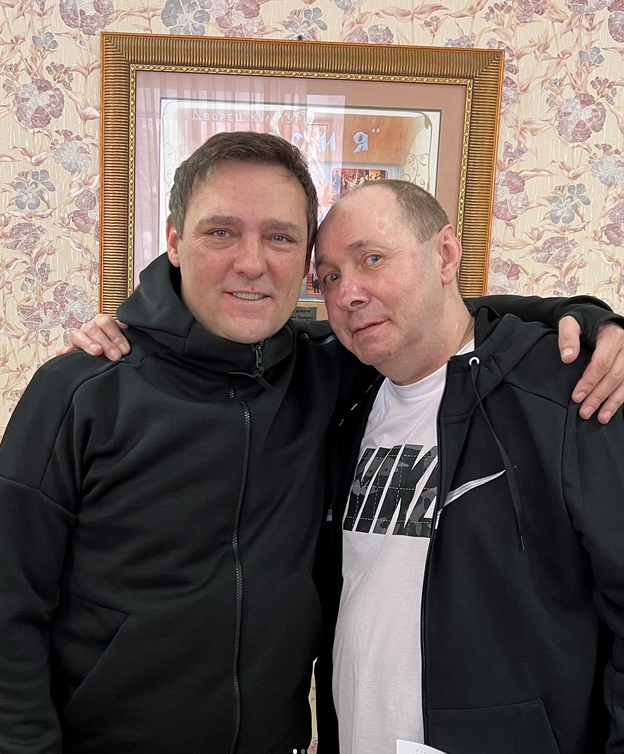 Сергей Кузнецов, по словам Шатунова, дал ему путевку в жизнь, первым заметив талант подростка