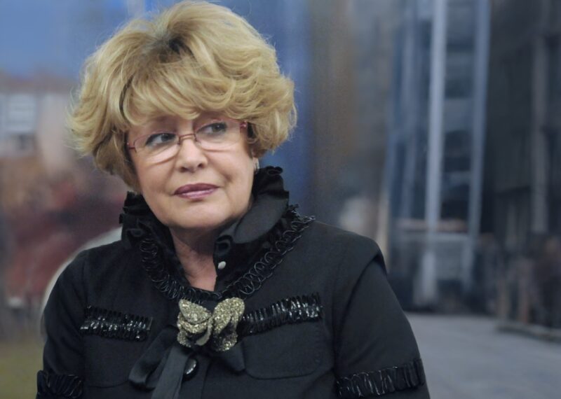 Марина Неёлова, добавившая букве «е» две точки ради выразительности