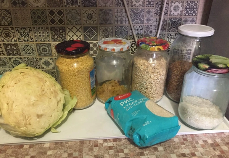 Нехитрый продуктовый набор Людмилы Павловны