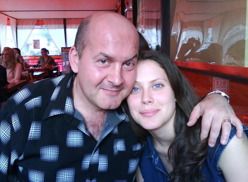 Несмотря на развод родителей, дочь Ольга сохранила теплые отношения с отцом