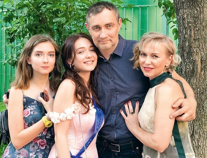 Константин Юшкевич с семьёй.
