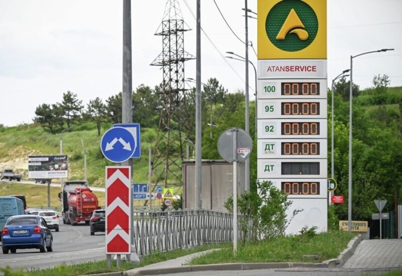 Лимиты на АЗС и сорванный сезон в Крыму: к чему ведет дефицит топлива в российских регионах