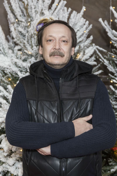 Развод после 15 лет брака, уход от Машкова и слухи о 24-летней избраннице: как изменилась жизнь 62-летнего Владислава Ветрова