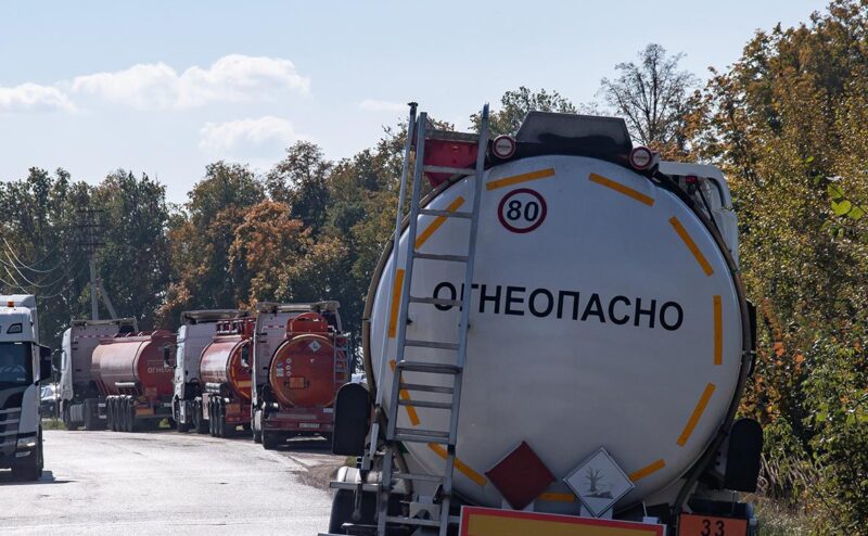 Лимиты на АЗС и сорванный сезон в Крыму: к чему ведет дефицит топлива в российских регионах