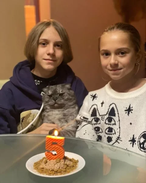 Унаследовала мамину грацию: как выглядит и чем занимается 16-летняя дочь фигуристки Елены Бережной от британского спортсмена