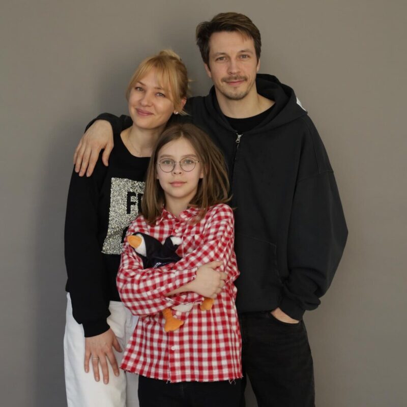 15 лет вместе и дочь — копия отца: как живет звезда сериалов Денис Васильев