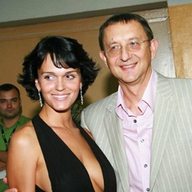 «Ни одного подарка за 15 лет»: почему певица Слава разрушила свой дом и решила начать все сначала