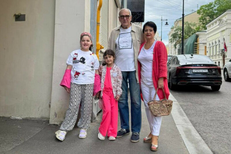Запрет мужа на съемки, пожар и позднее отцовство: как сейчас живут актеры комедии «На Дерибасовской» спустя 34 года
