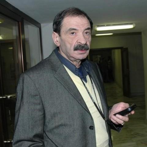 Потерял голос из-за тяжелой болезни, но продолжал сниматься: через какие испытания прошел создатель «Городка» Илья Олейников