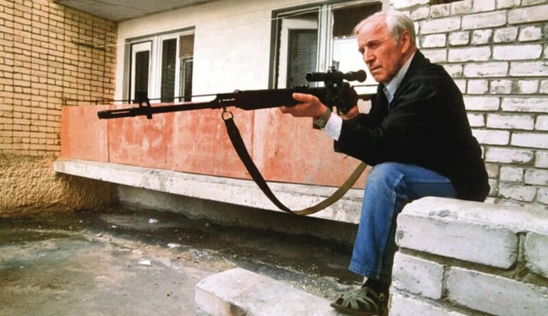 Кадр из знаменитой драмы «Ворошиловский стрелок»